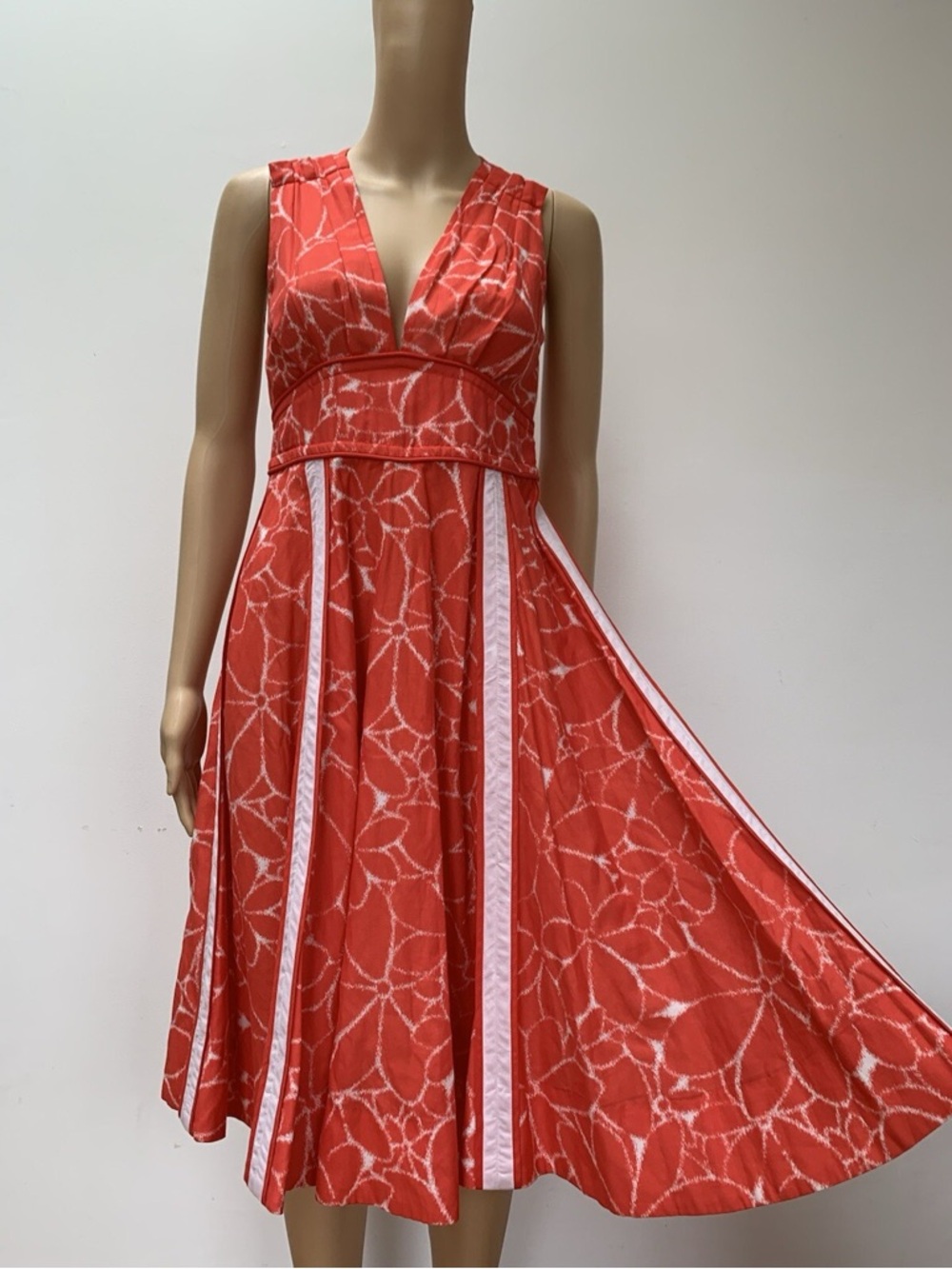 Marc By Marc Jacobs Coral and White V-Neck Floral-Print Midi Dress 100% cotton.